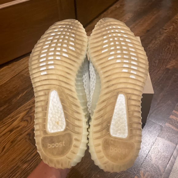 Size 11 - adidas Yeezy Boost 350 V2 Light *WORN 3 TIMES*